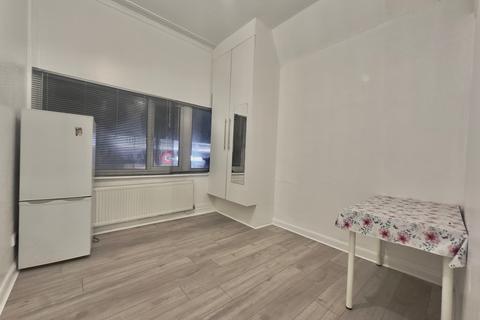 1 bedroom flat to rent, Upper Tooting Road, SW17 7TR