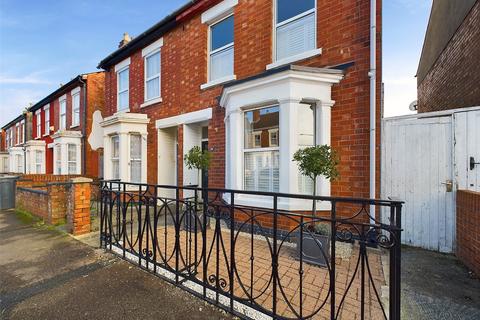 39 Calton Road, Gloucester, GL1 5DZ