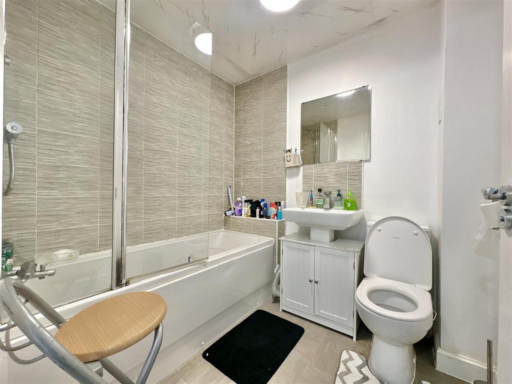 Family bathroom