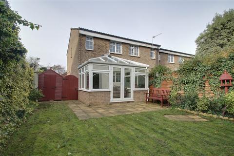 2 bedroom end of terrace house for sale, Hazelbank Road, Chertsey, Surrey, KT16