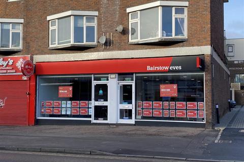 Shop to rent, High Road, Loughton