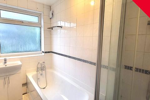 3 bedroom terraced house to rent, Cranbrook Road, Thornton Heath CR7