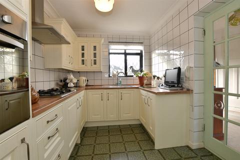 3 bedroom semi-detached house for sale, Bevan Way, Hornchurch, Essex