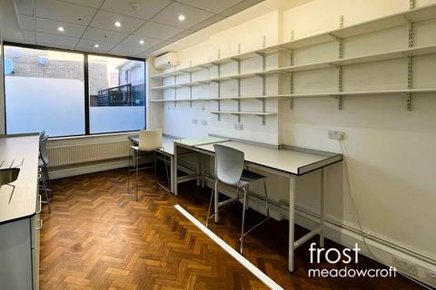 Office to rent, London W6