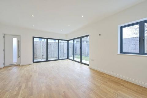 undefined, 1 Innes Close, London SW20