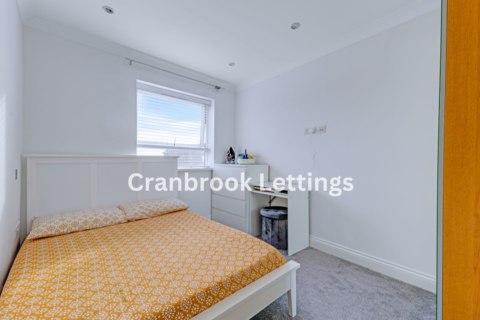 2 bedroom flat for sale, Temple Court, IG2