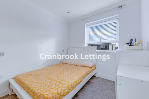 2 bedroom flat for sale, Temple Court, IG2