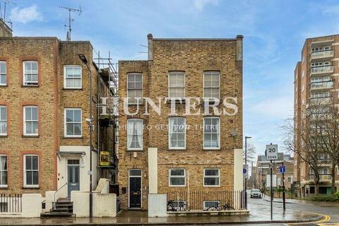 Studio to rent, Southgate Road, London, N1