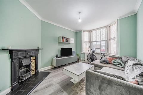 2 bedroom maisonette for sale, Grange Avenue, London N12