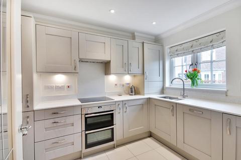 2 Lambert Mews, Southfleet, Gravesend, DA13 9AN