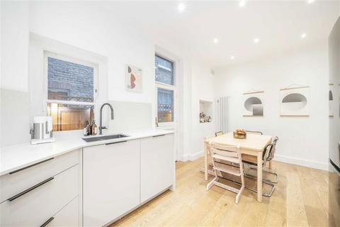 3 bedroom flat for sale, Bonneville Gardens, London SW4