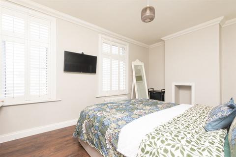 15 Abbey Road, Bexleyheath, DA7 4BD