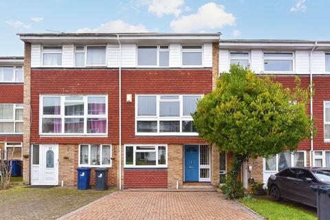 5 bedroom terraced house for sale, Lanark Close, Ealing