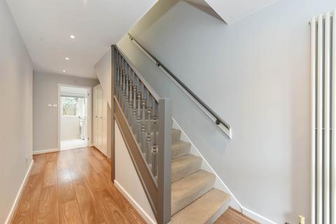 34 Lanark Close, London, W5 1SN