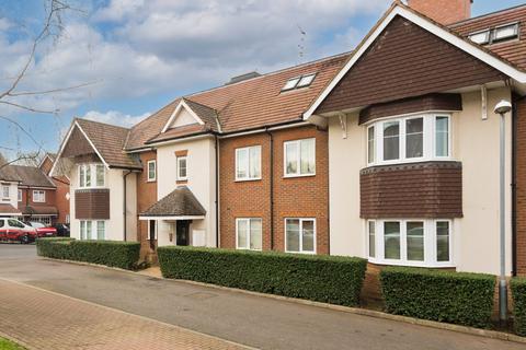 1 bedroom apartment for sale, Poplar Road, Esher, Surrey, KT10