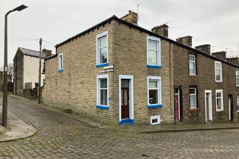 3 bedroom end of terrace house to rent, Grosvenor Street, Colne BB8