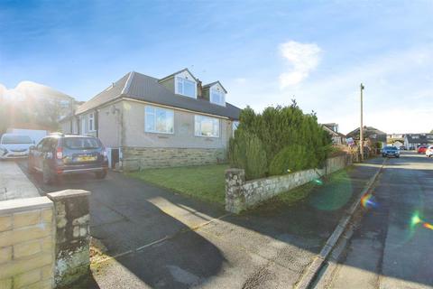 12 Gregory Crescent, Bradford, BD7 4PG