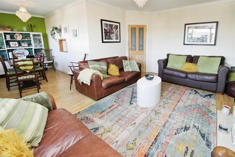 12 Gregory Crescent, Bradford, BD7 4PG