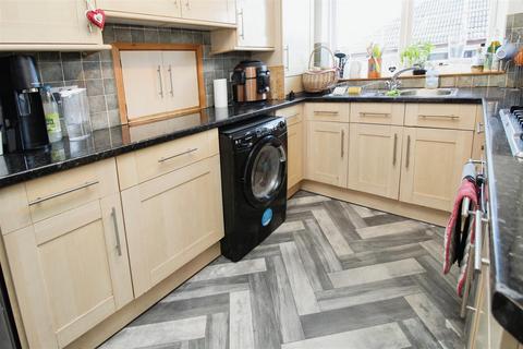 12 Gregory Crescent, Bradford, BD7 4PG