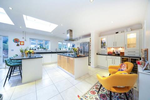 4 bedroom semi-detached house for sale, Hazelbury Avenue, Hertfordshire WD5