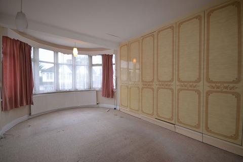 33 Alicia Gardens, Harrow, HA3 8JB