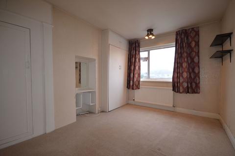 33 Alicia Gardens, Harrow, HA3 8JB