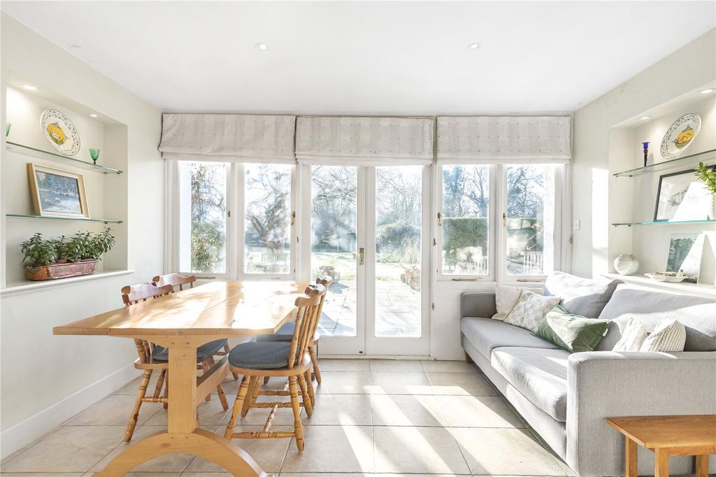 Breakfast Room