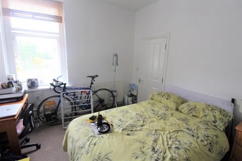 3 bedroom flat to rent, Whitchurch Road, Cardiff CF14