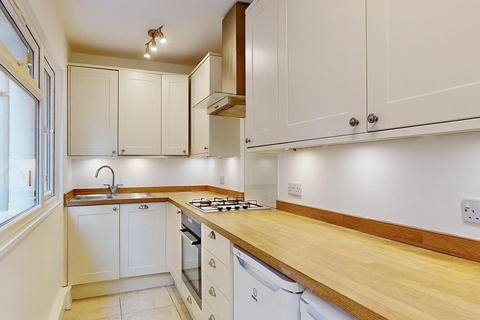 2 bedroom flat to rent, Clarendon Drive, West Putney