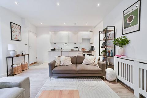 2 bedroom maisonette for sale, Beresford Road, Highbury, London, N5