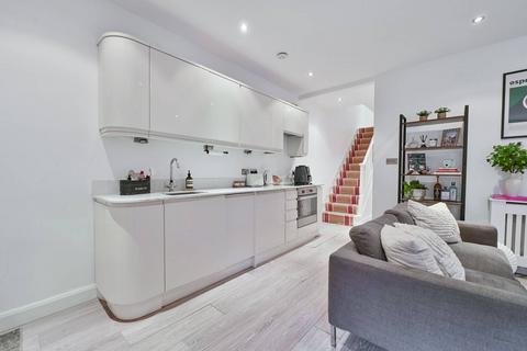 2 bedroom maisonette for sale, Beresford Road, Highbury, London, N5