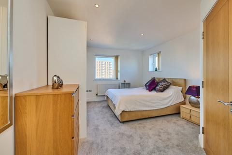 2 bedroom flat for sale, Wards Wharf Approach, London