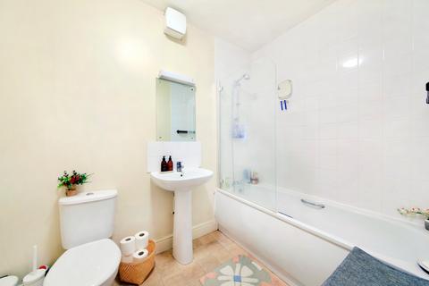 2 bedroom flat for sale, Chapel Yard, Wandsworth, London