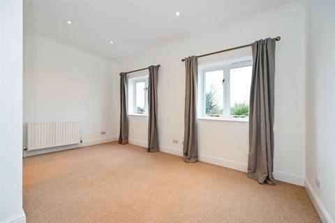 2 bedroom house to rent, Velyn Avenue, Chichester