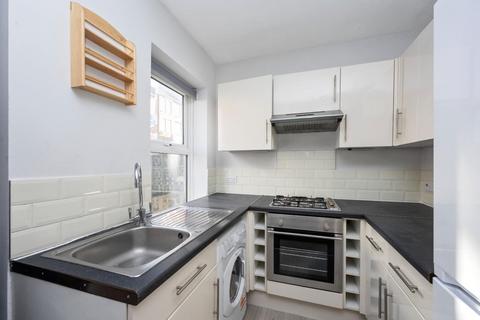 2 bedroom flat for sale, Milner Road, Brighton