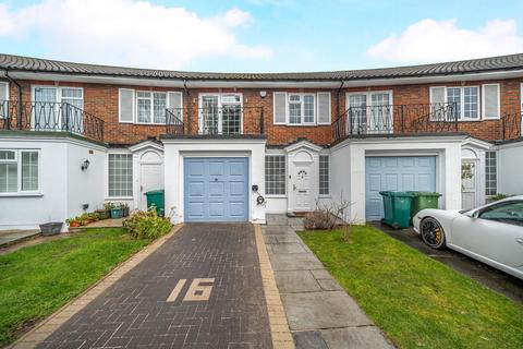 4 bedroom terraced house for sale, Chestnut Manor Close, Surrey TW18