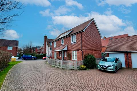 4 bedroom detached house for sale, Bramwell Mews, Hailsham, East Sussex, bn27