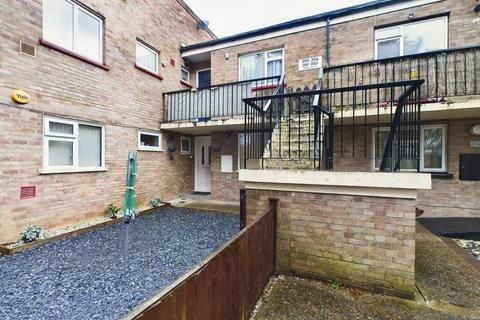 2 bedroom flat for sale, Ashley Close, Corringham, SS17