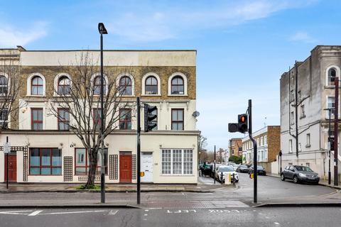 7 bedroom end of terrace house to rent, Isledon Road, Islington, London