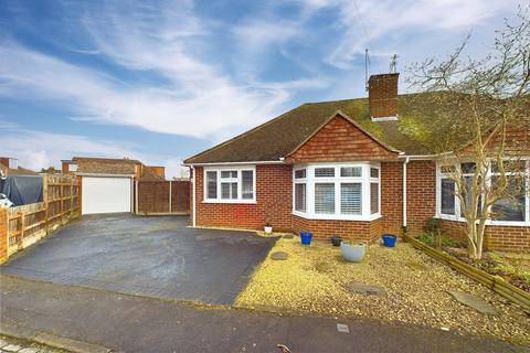 2 bedroom bungalow for sale, Truro Close, Maidenhead, Berkshire, SL6