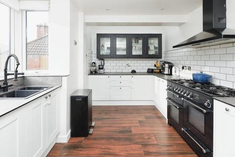 16 Moss Drive, Sutton Coldfield, B72 1JQ