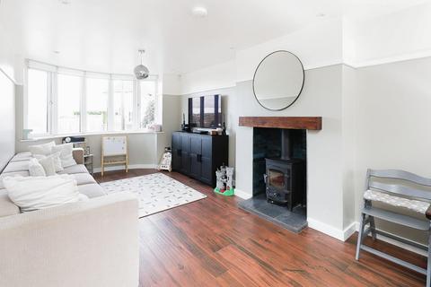 16 Moss Drive, Sutton Coldfield, B72 1JQ