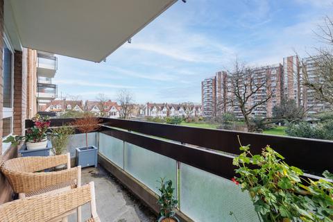 2 bedroom flat for sale, Napier Court, Ranelagh Gardens, London