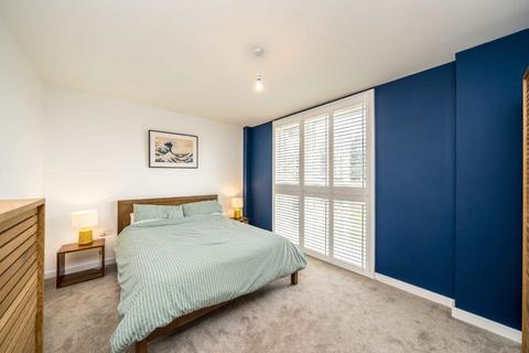 1 bedroom flat for sale, Whelan Road, London W3