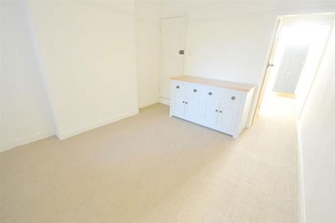 2 bedroom terraced house to rent, Knighton Church Road, Leicester