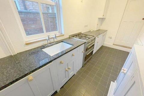 2 bedroom terraced house to rent, Knighton Church Road, Leicester