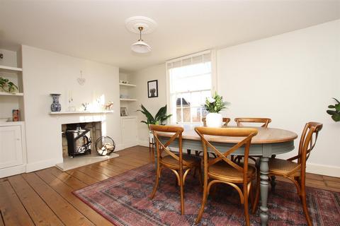 3 bedroom house to rent, Lower Camden Place, Bath BA1