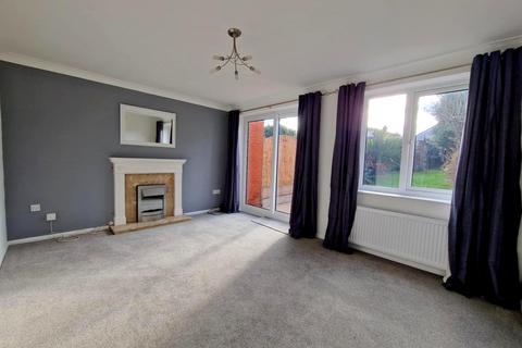 2 bedroom terraced house to rent, Chapelside, Rugeley. WS15 2WF