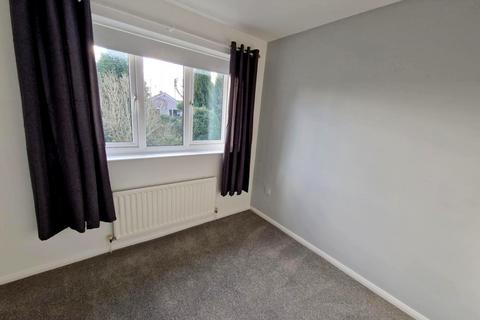 2 bedroom terraced house to rent, Chapelside, Rugeley. WS15 2WF