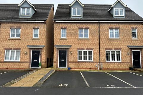 4 bedroom townhouse for sale, Oak Leaf Drive, Bamber Bridge, Preston, PR5